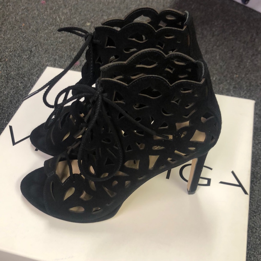 Via Spiga Size 6 peep toe heels black